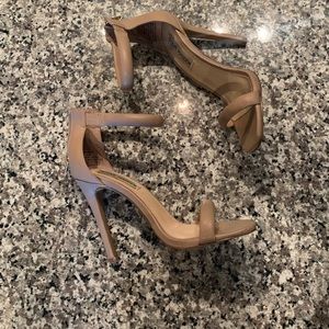 Steve Madden nude sandal